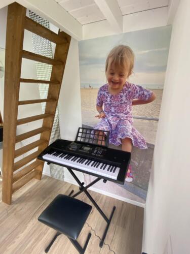 23.04.2022: Die Fototapeten sind montiert