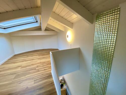 Eine Milchstrasse aus Glaskristallen führt ins Sternenzimmer